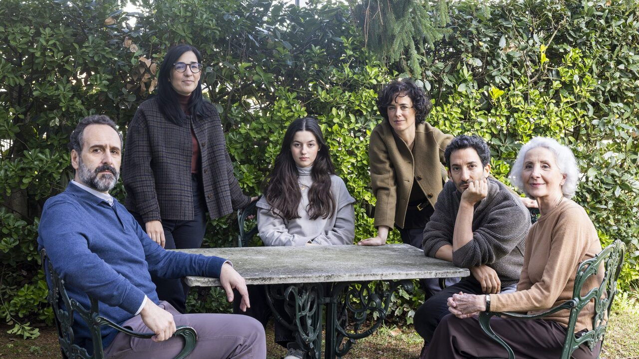 Sundays Movie Screenshot 1