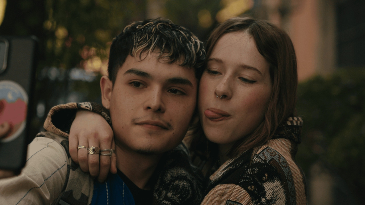 Let Me Be With You Movie Screenshot 1