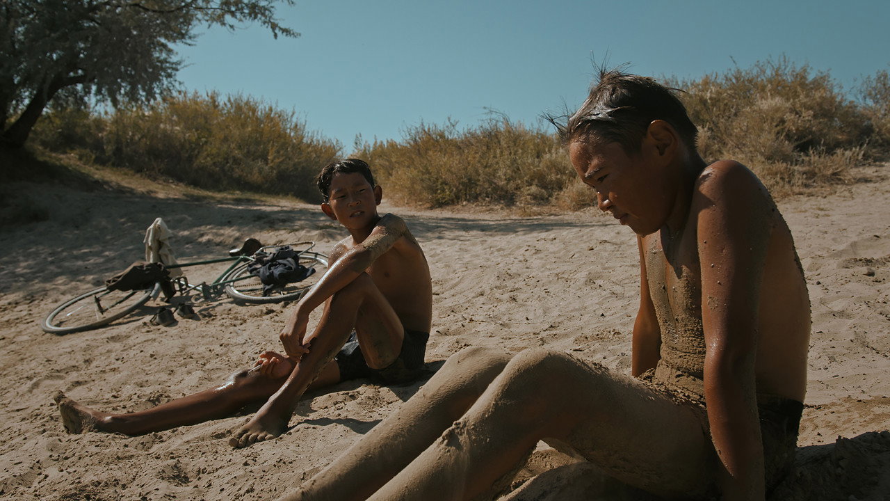 Bauryna Salu Movie Screenshot 4