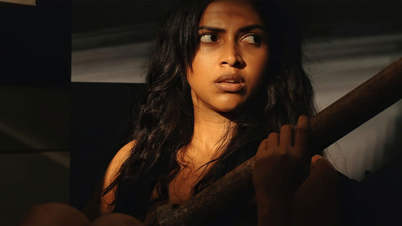 Aadai Movie Screenshot 3