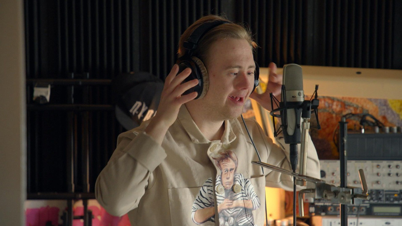 Bruin Jackson Superstar Movie Screenshot 1