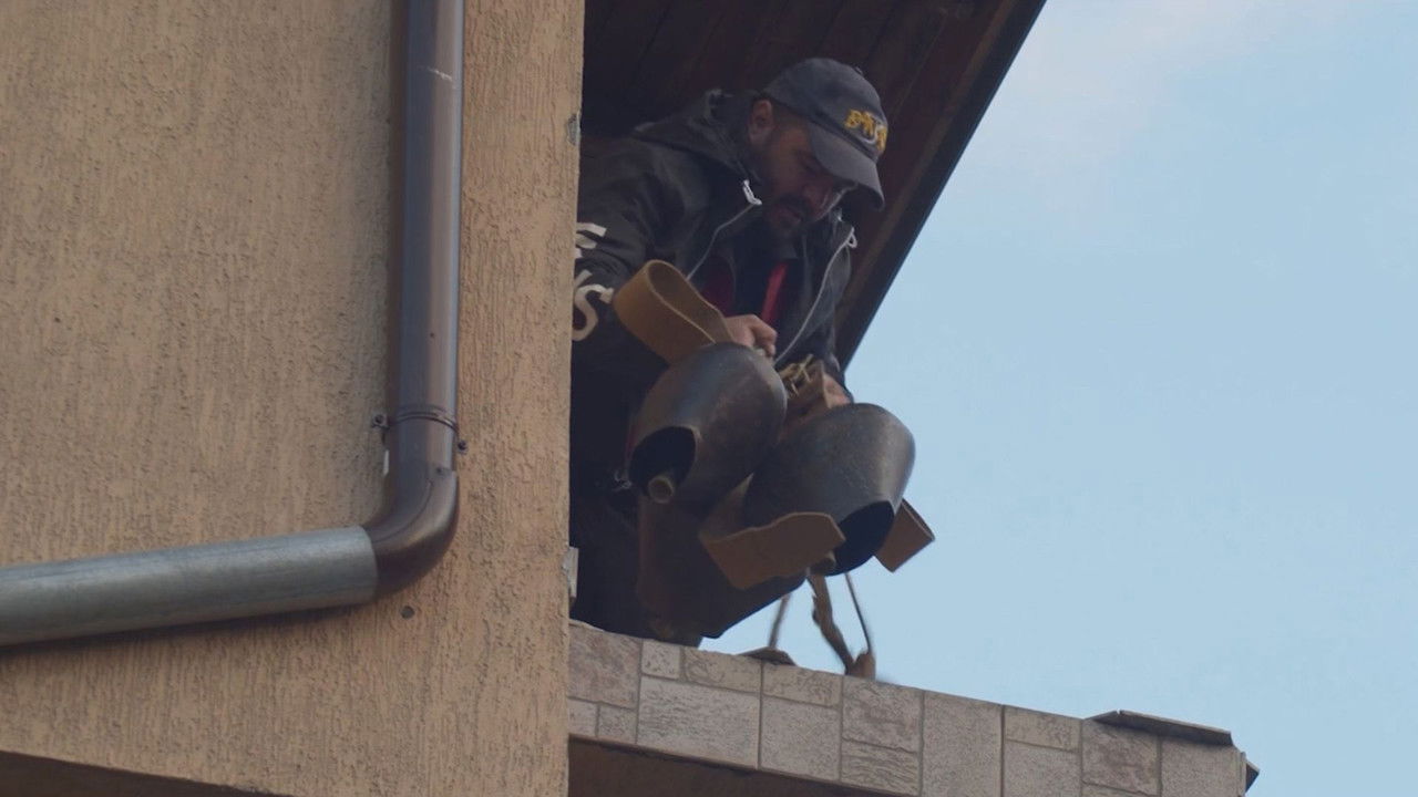 Under the Skins Movie Screenshot 5