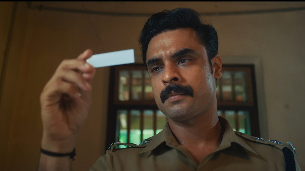 Anweshippin Kandethum Movie Screenshot 4